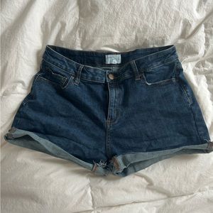 dark wash denim shorts🤠